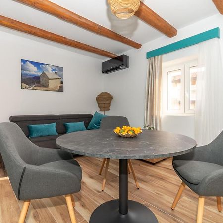 Ivka Makarska - Modern And Luxurious Oldtown Apartament Εξωτερικό φωτογραφία