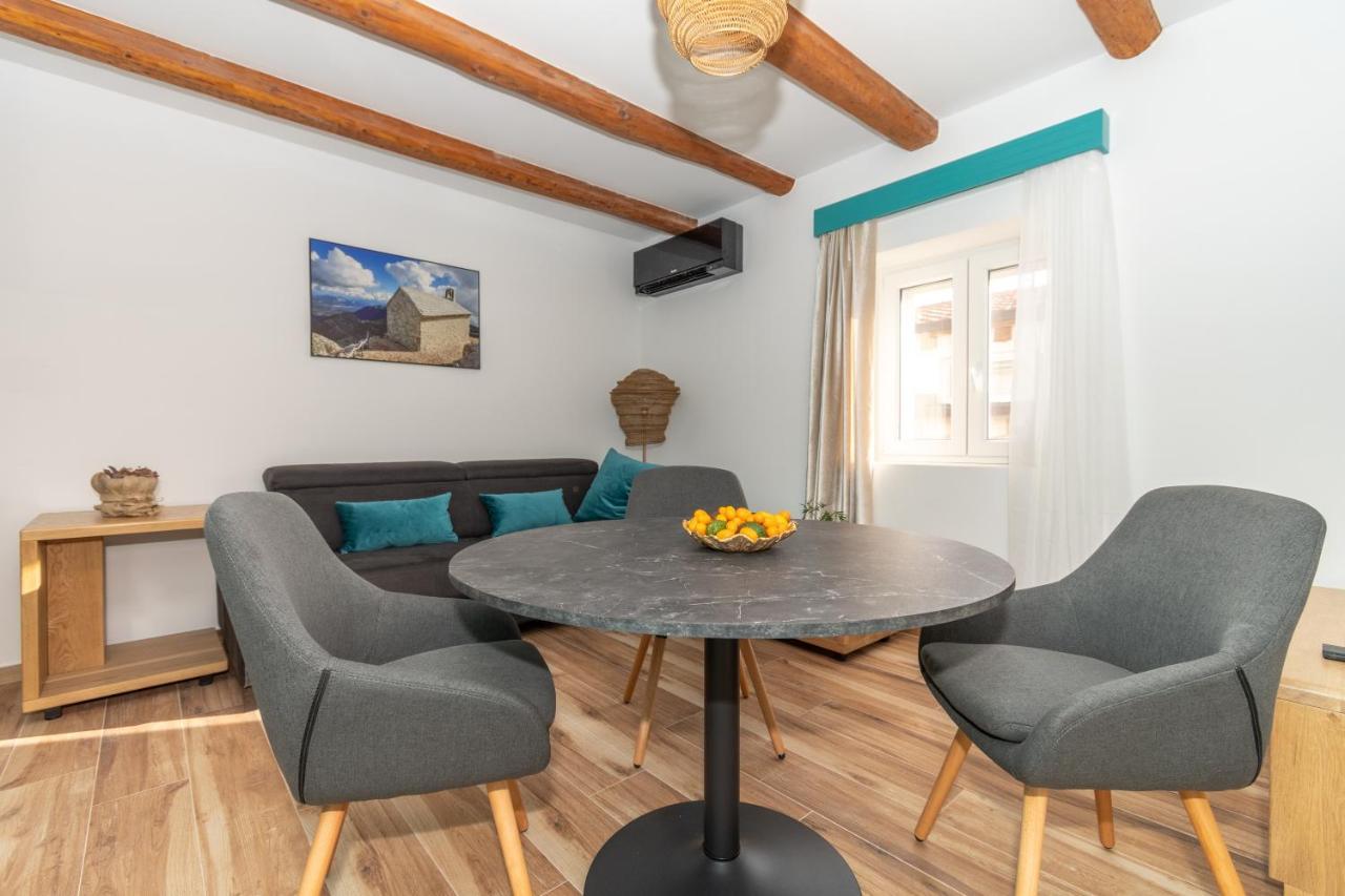 Ivka Makarska - Modern And Luxurious Oldtown Apartament Εξωτερικό φωτογραφία